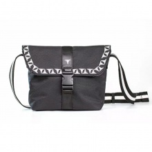 挺拔Tinbhar 02206 單肩小挎包小背包休閑旅行包 雙色可選